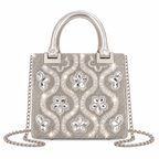 Bolso de fiesta con pedrería color plata y brillo elegante